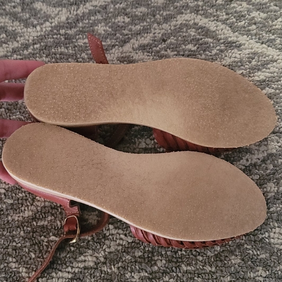 Guarches - Picture 3 of 3